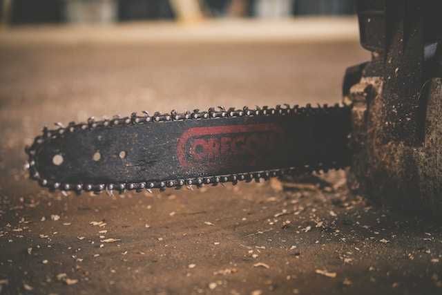 10 Safety Features On A Chainsaw