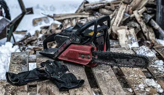 What Not To Do With A Chainsaw